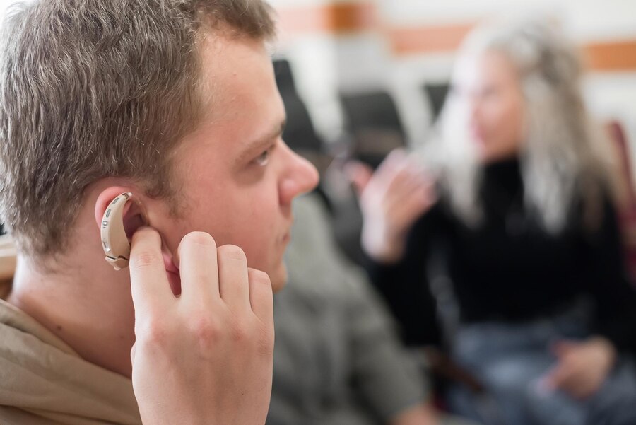 Early Signs of Hearing Loss and Treatment Options